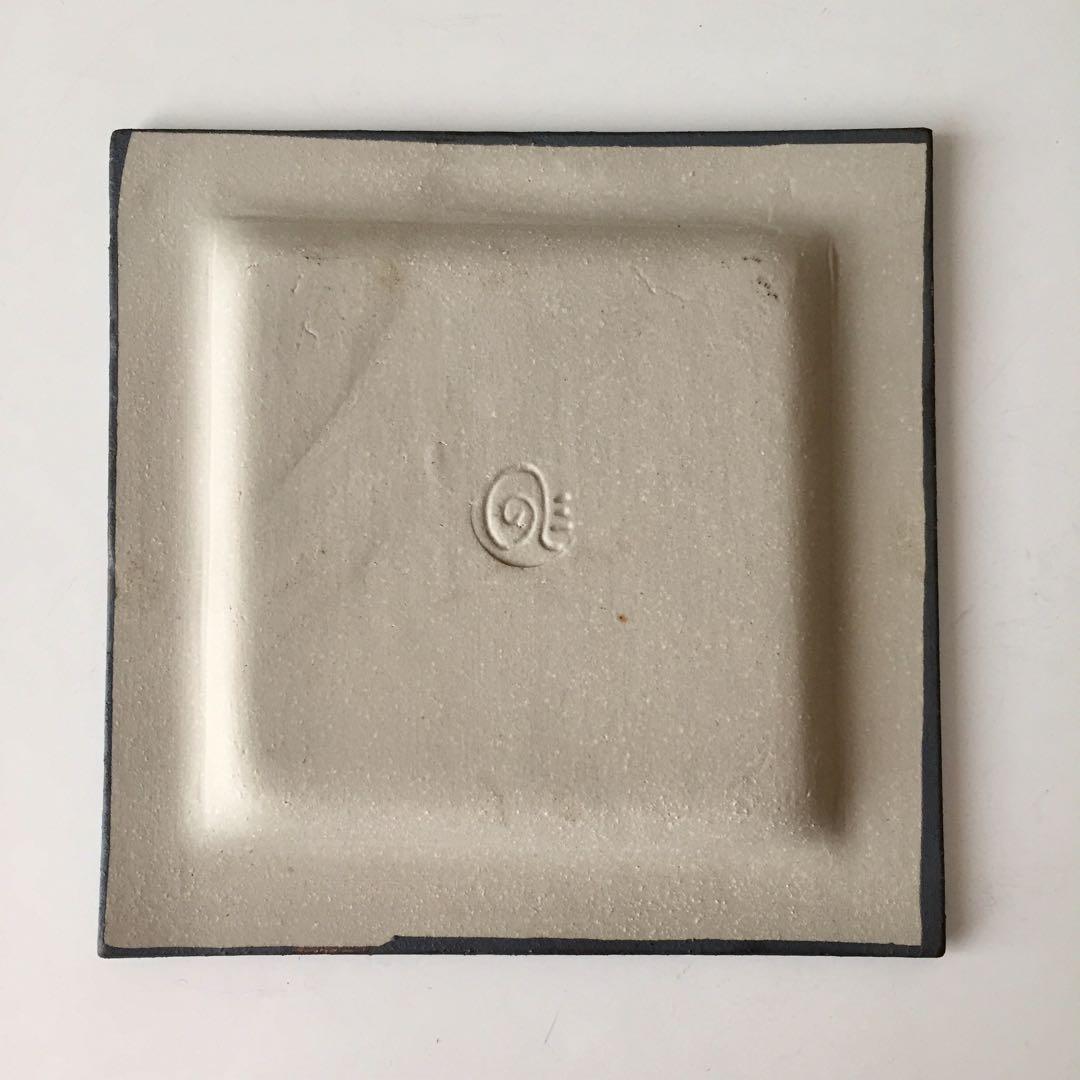 スペインバルセロナ出身の陶芸作家のハンドメイドトレイ　2種類