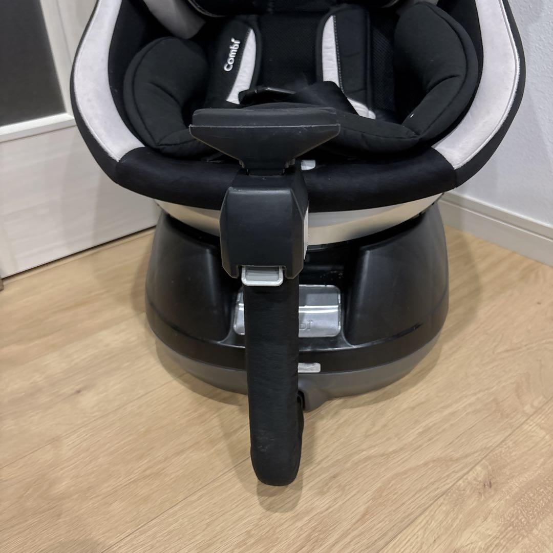 Combi コンビ　NEROOM ネルーム　チャイルドシート　ブラック　ホワイト