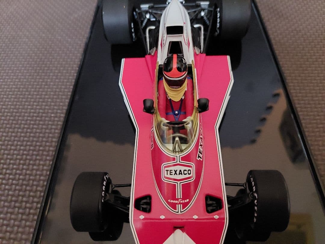 PMA 1/18 ＃５ マクラーレン M23 E.フィツバルディ　マルボロ仕様