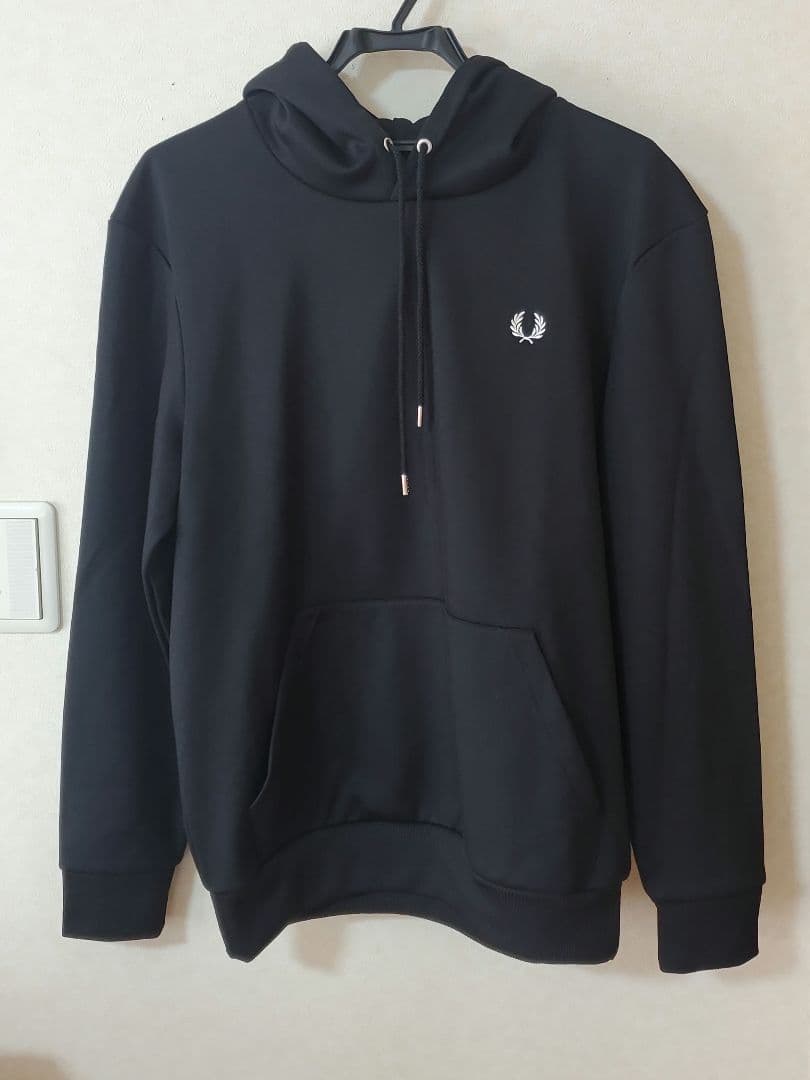 【美品】フレッドペリー パーカー バックロゴ 黒