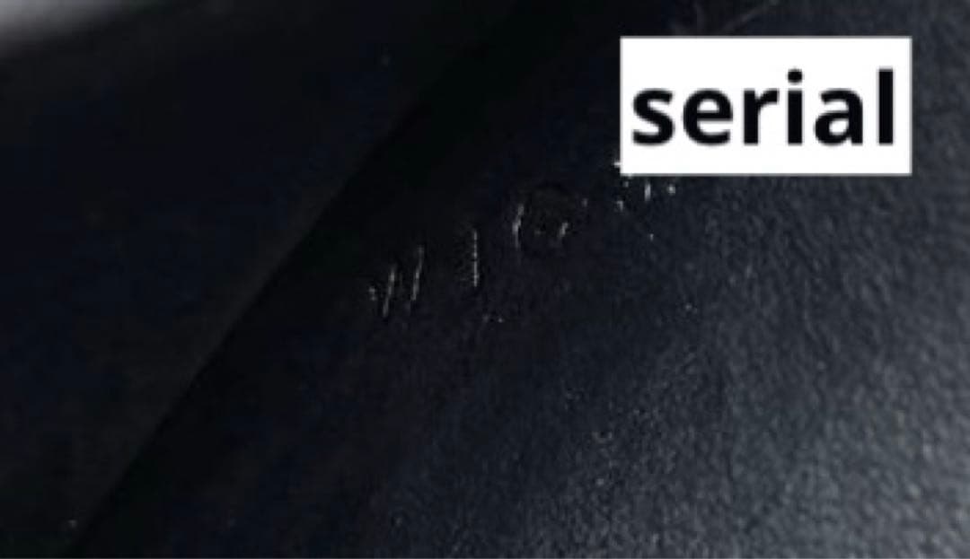 CELINE トリオンフ シャイニーカーフスキン コンパクトウォレット ブラック