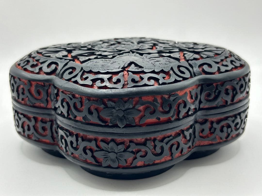 中国　堆黒　牡丹紋菱型蓋紋　送料込み0823