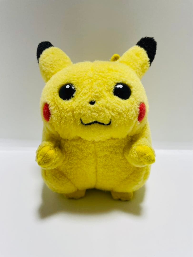匿名配送☆ 初期 ピカチュウ ぬいぐるみ お腹を押すとなく ポケモン TOMY
