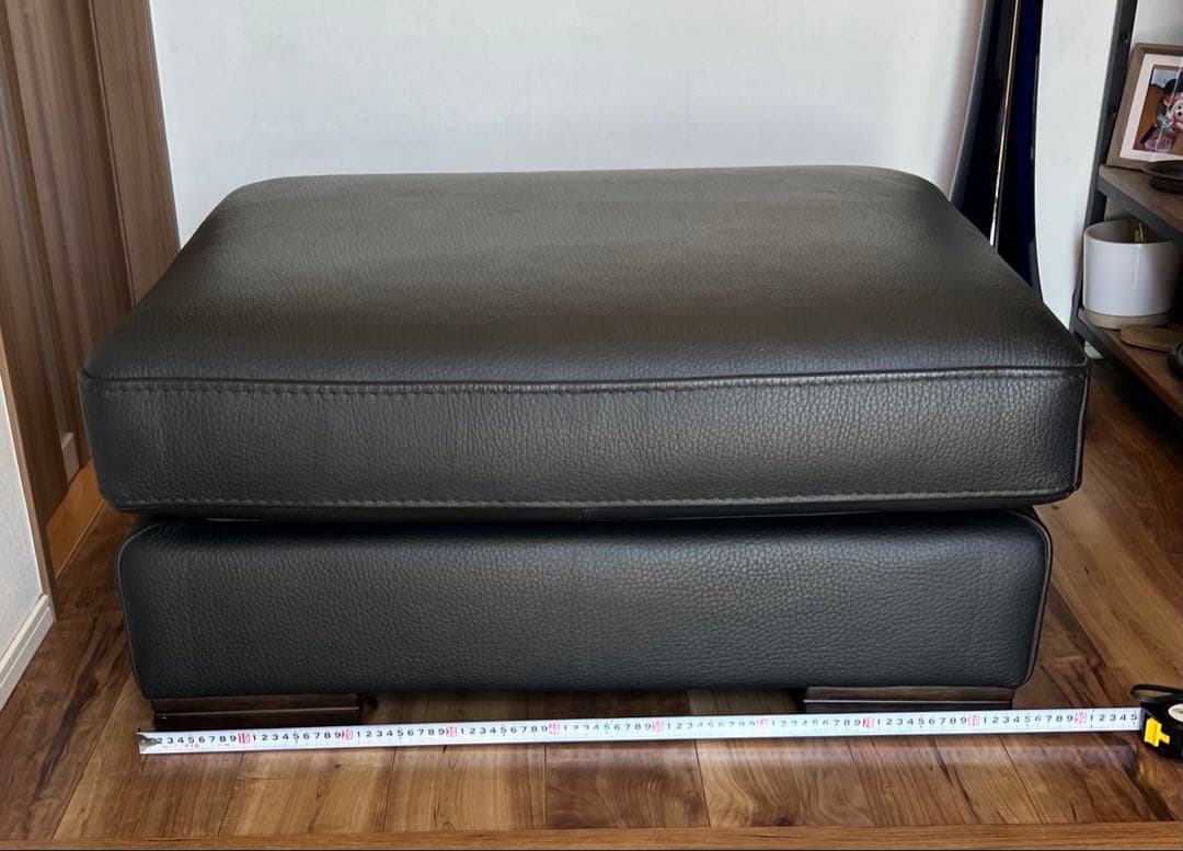 kelvin giormani 総黒革張 スツール　オットマン