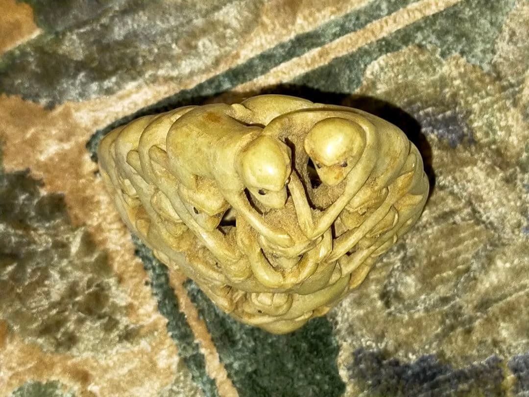 中国　緑石　石　彫刻　とても古い　骨董　古玩