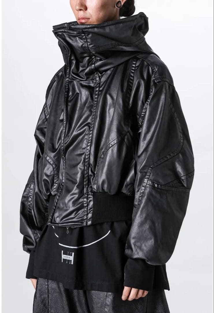 ジャケット・アウター JULIUS Coated Satin Short Hooded Blouson