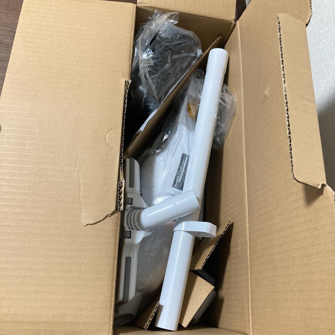 【新品】マキタ 充電式クリーナー CL181FDRFW 18V バッテリー付