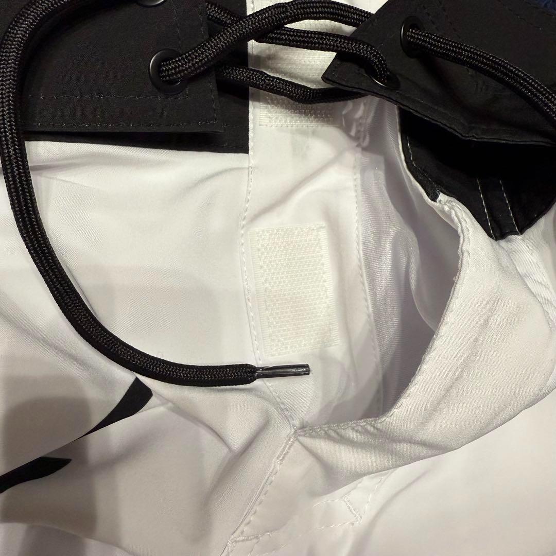 は*ま様 【新品✨️】ファイド　サーフパンツ　水着 ホワイト ストライプ　フィジ