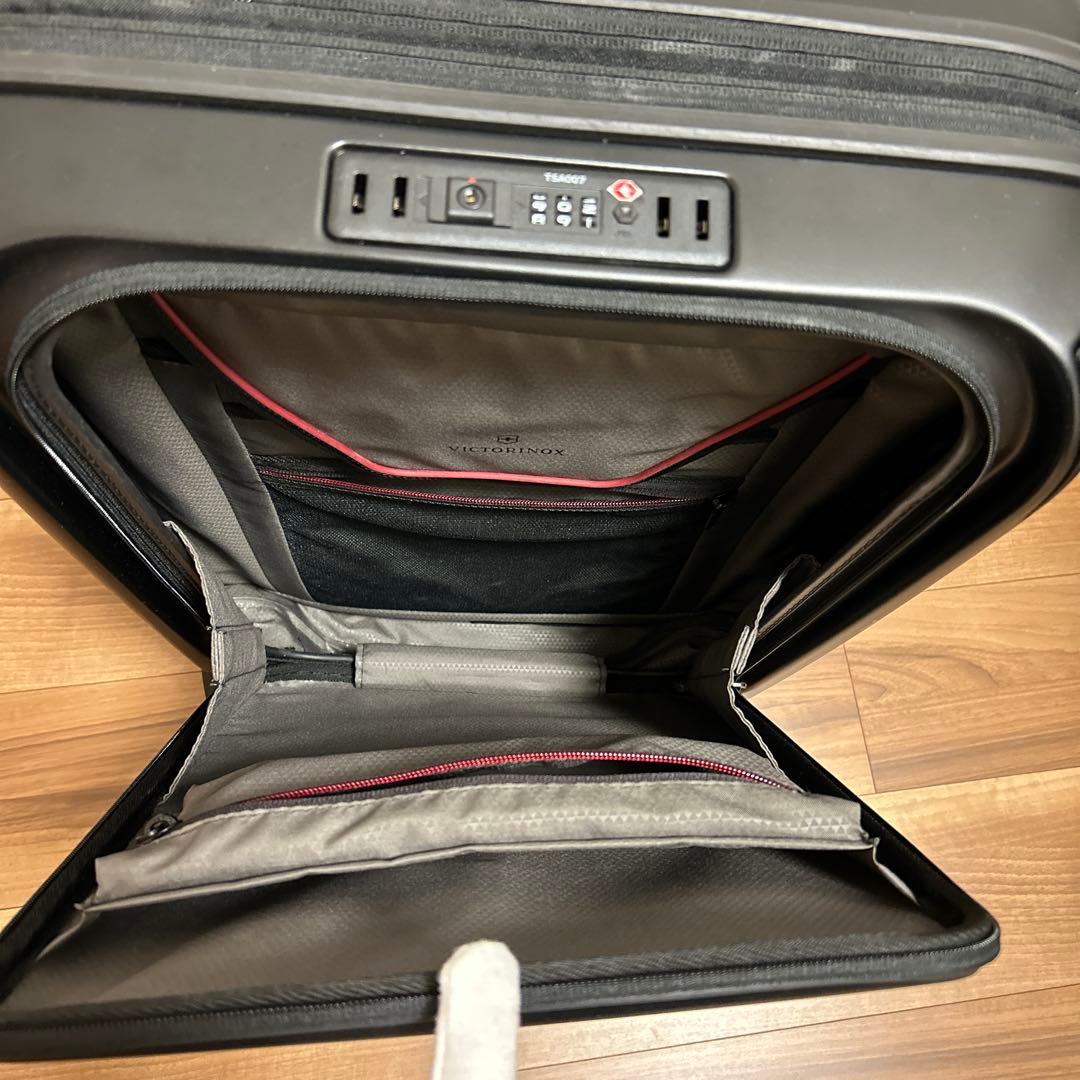 Victorinox　ヴィクトリノックス　スーツケース