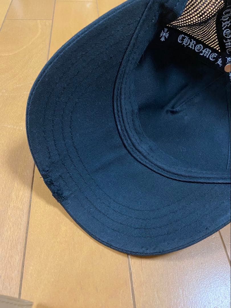 CHROME HEARTS ブラックトラッカーキャップ
