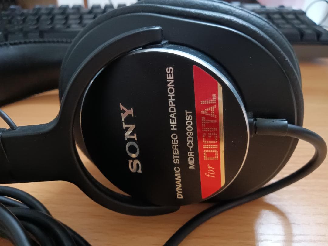SONY MDR-CD900ST 有線ヘッドホン　中古