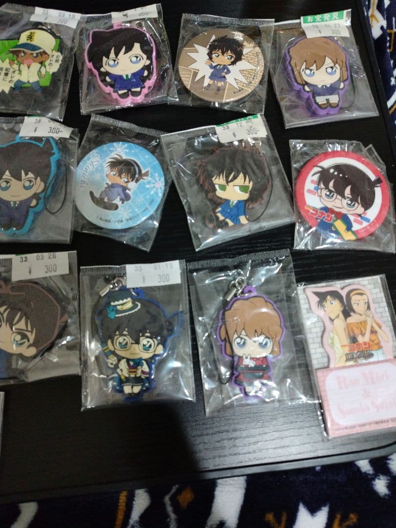 名探偵コナングッズ　アクスタ　ラバスト　缶バッチ他 まとめ売り　30個以上