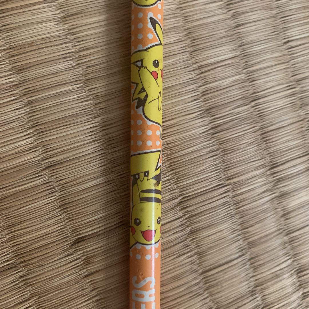 ピカチュウ鉛筆！おまけキャップ付き！