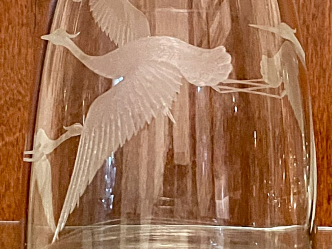 アール・ヌーヴォー様式　鶴絵のカラフェ　銀の装飾付き