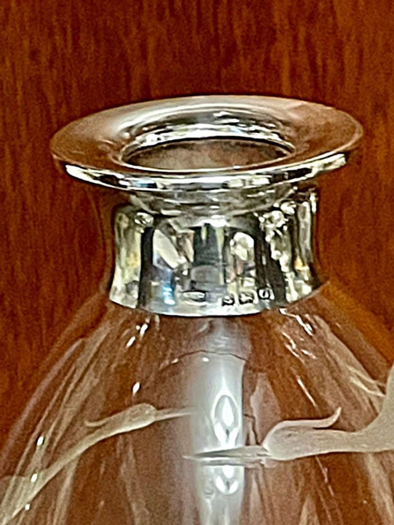 アール・ヌーヴォー様式　鶴絵のカラフェ　銀の装飾付き