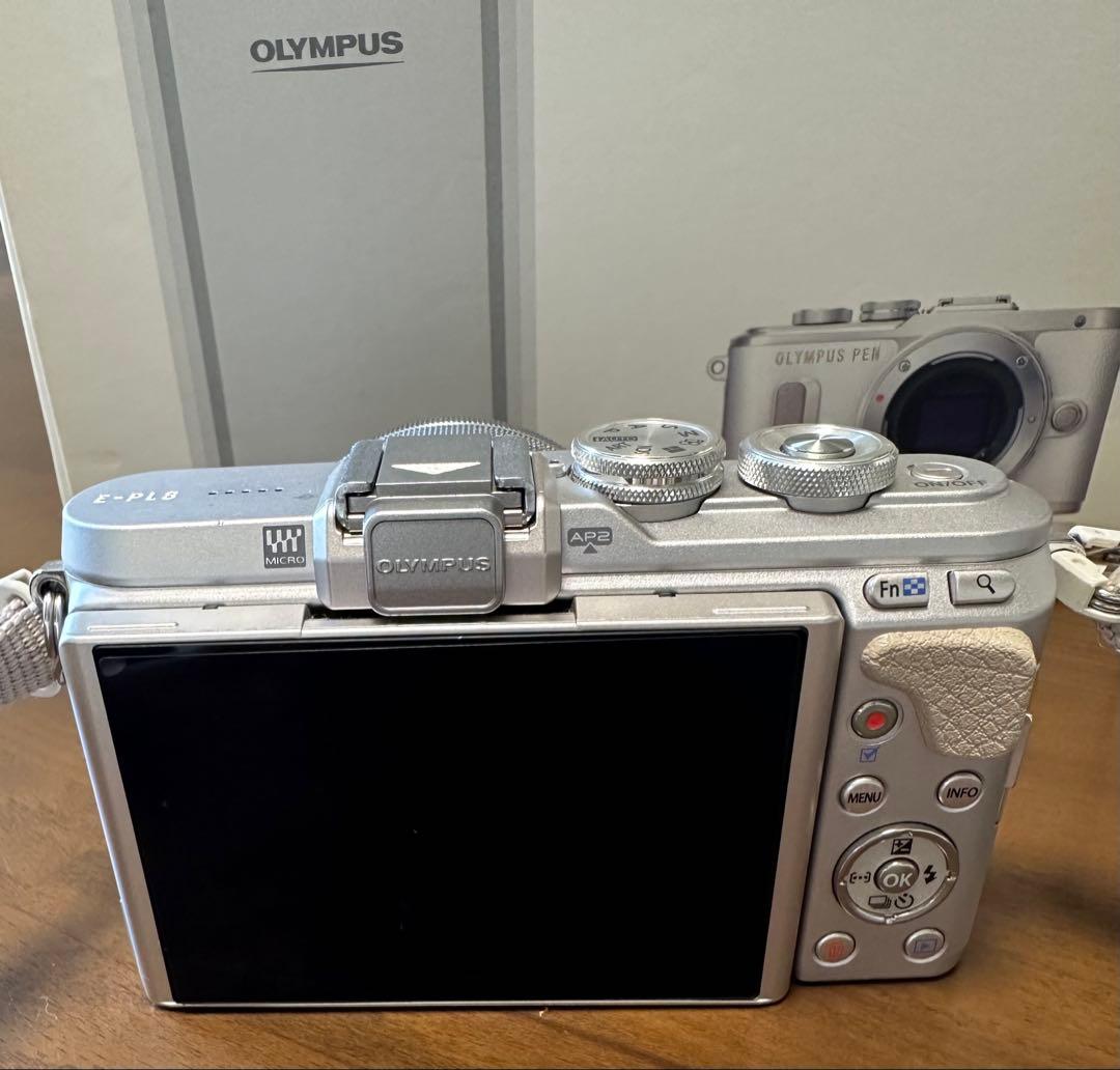 21時まで値下げ【美品箱付】OLYMPUS PEN E-PL8 ミラーレス一眼