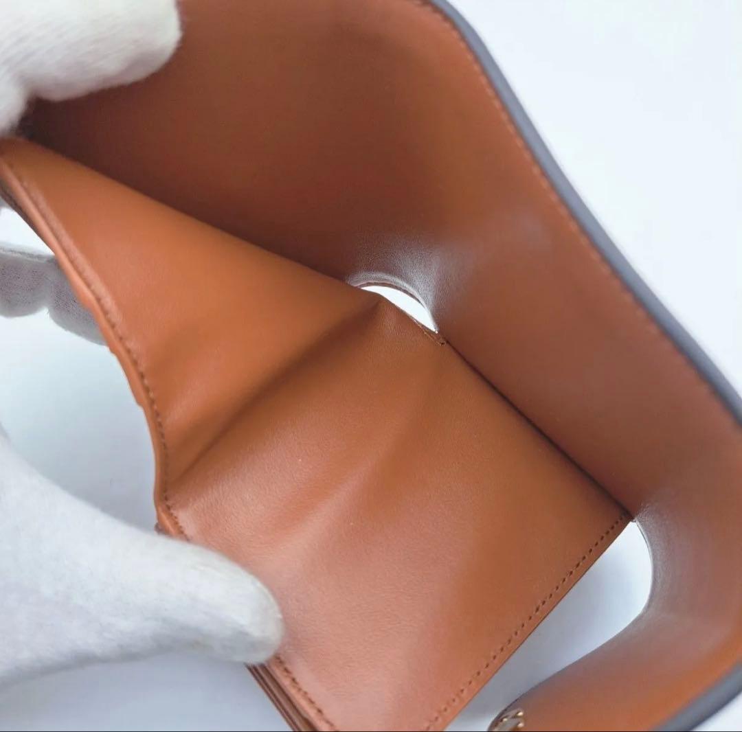 セリーヌ トリオンフ 三つ折り 財布 CELINE