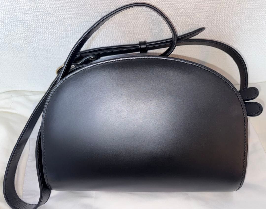 o*n様 APC アーペーセー A.P.C. ショルダーバッグ