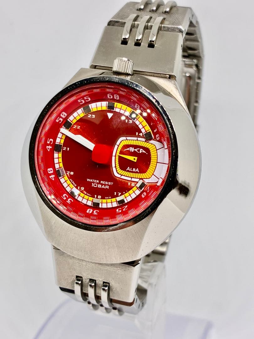 希少✨SEIKO ALBA AKA V707-0A10 クォーツ 腕時計　レッド