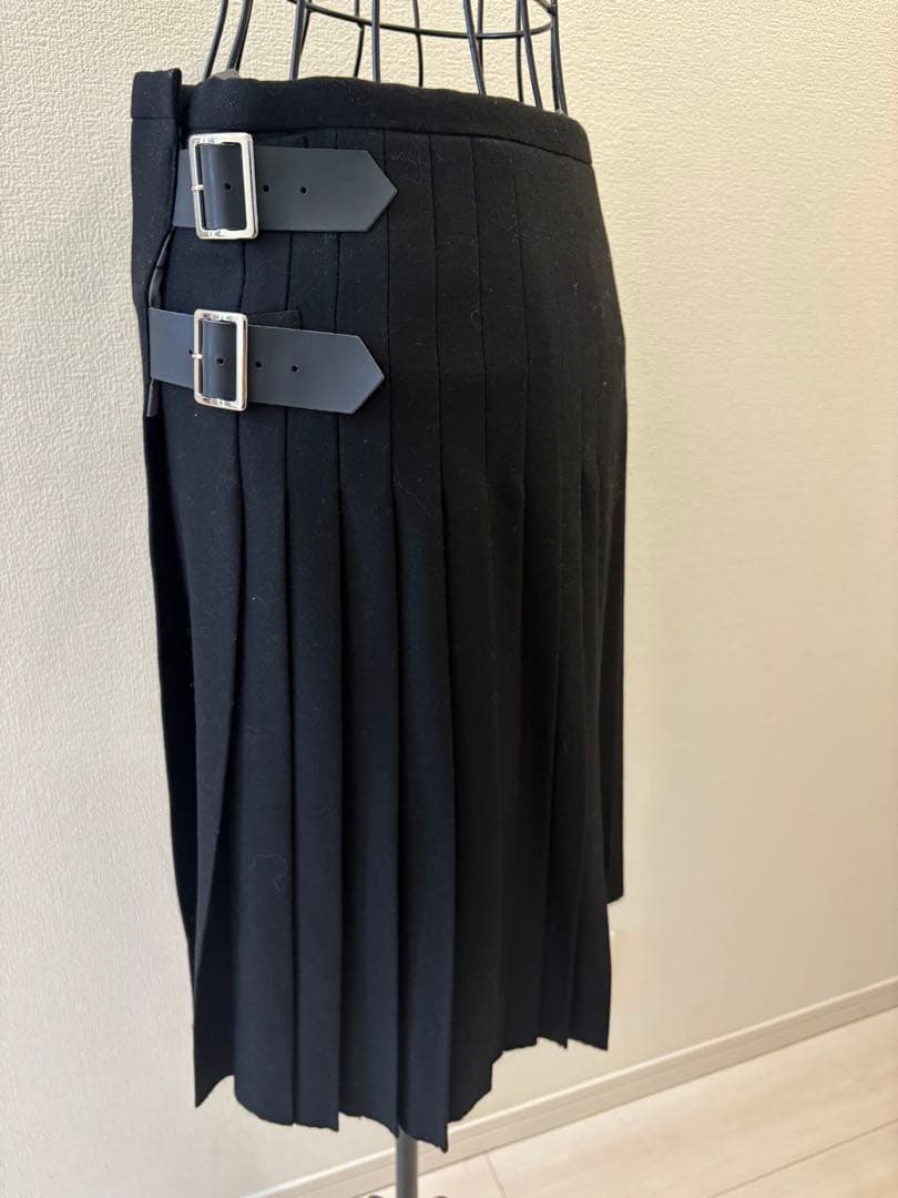 ⭐︎美品⭐︎ヴィヴィアンウエストウッドレッドレーベル黒 プリーツスカートバックル付き
