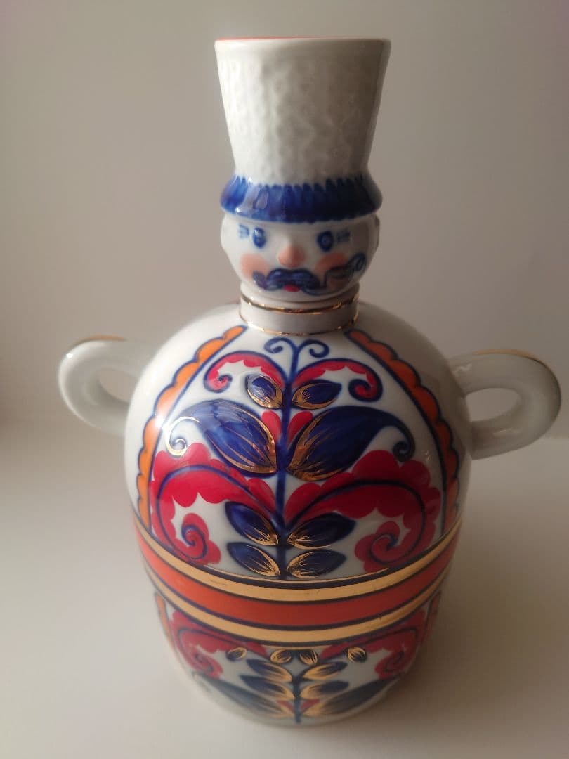 ソビエト製の陶器 蓋付き