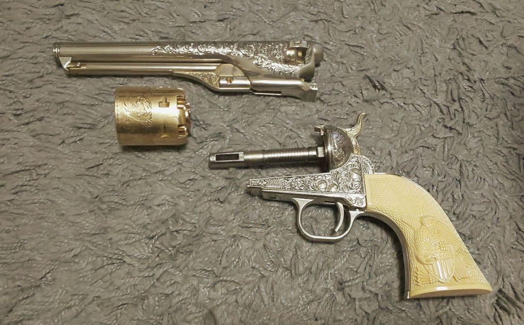 コルトM1861ネイビーリボルバー カスター将軍モデル