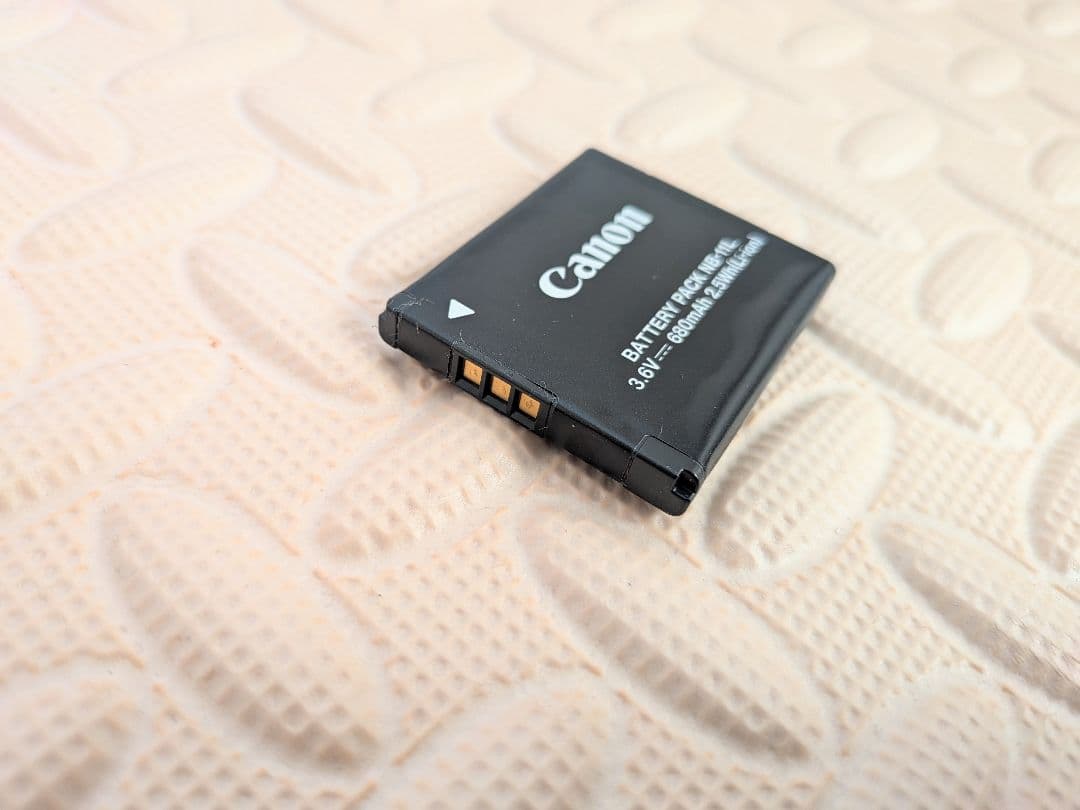 Canon キャノン IXY 200 コンパクトデジタルカメラレッド 充電器付き