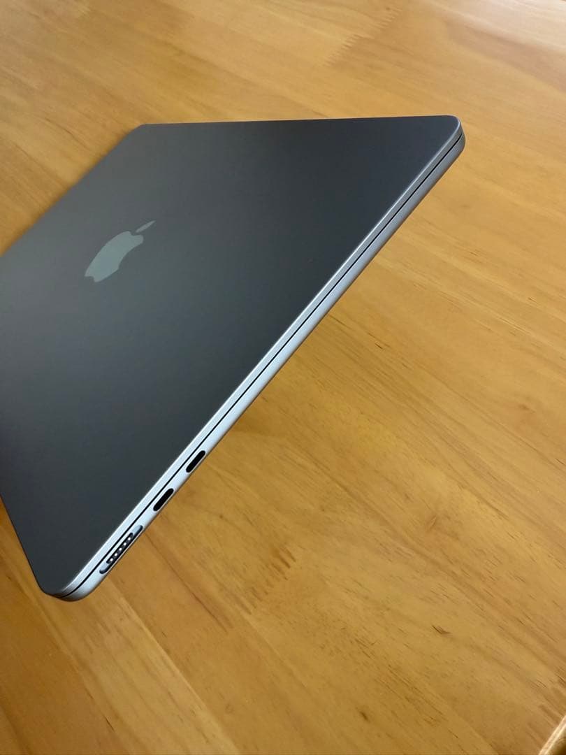 美品 MacBook Air M2 2022 13.6インチ 512GB