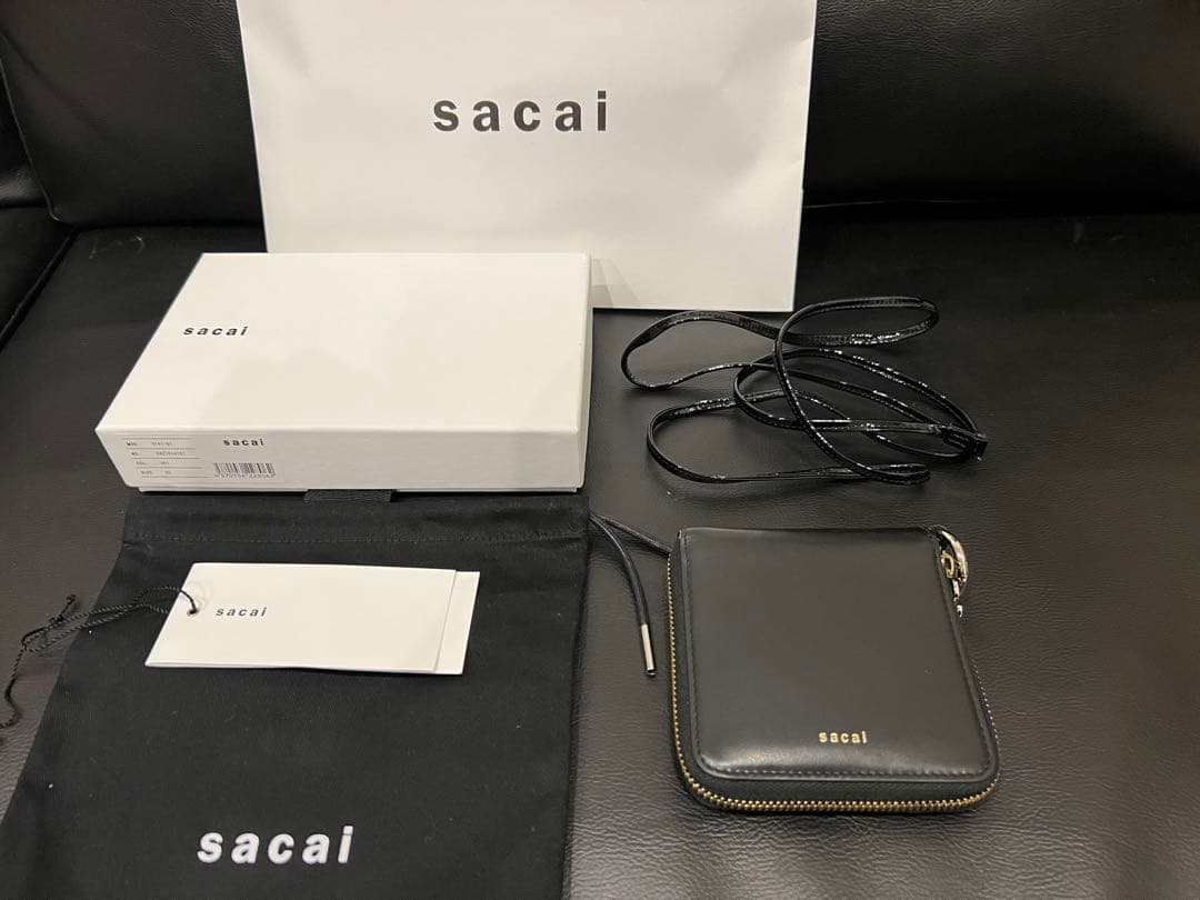 sacai ブラックレザー 二つ折り財布