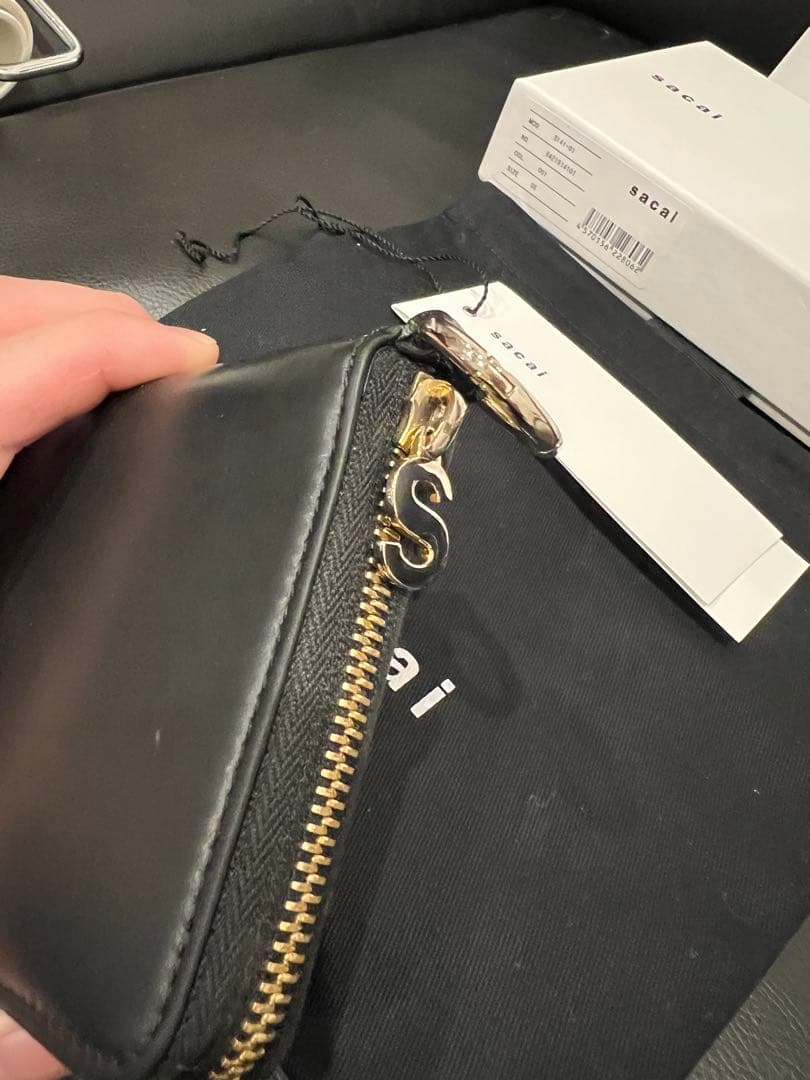 sacai ブラックレザー 二つ折り財布