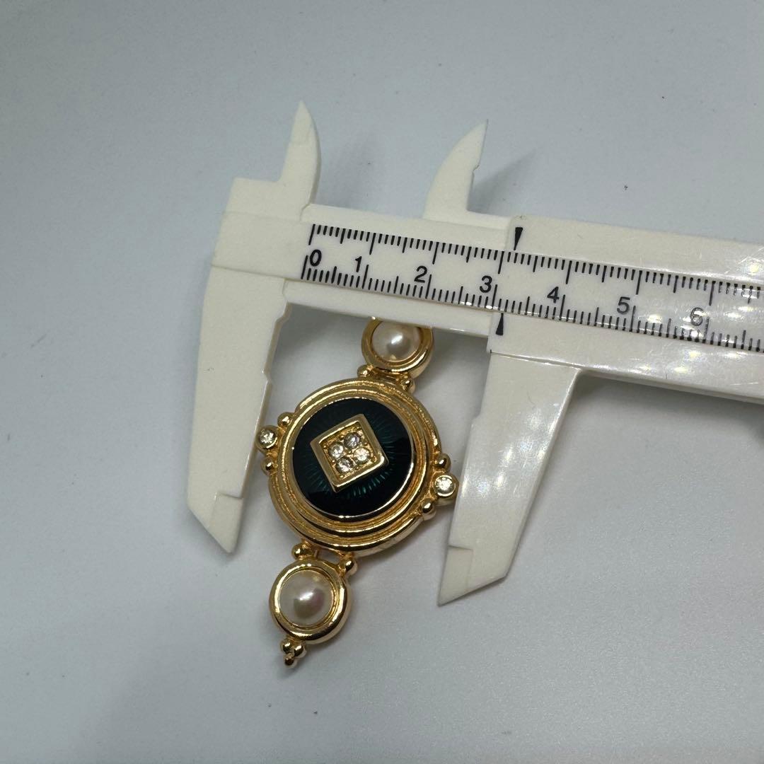 M8323 Burberry バーバリー ブローチ フェイクパール