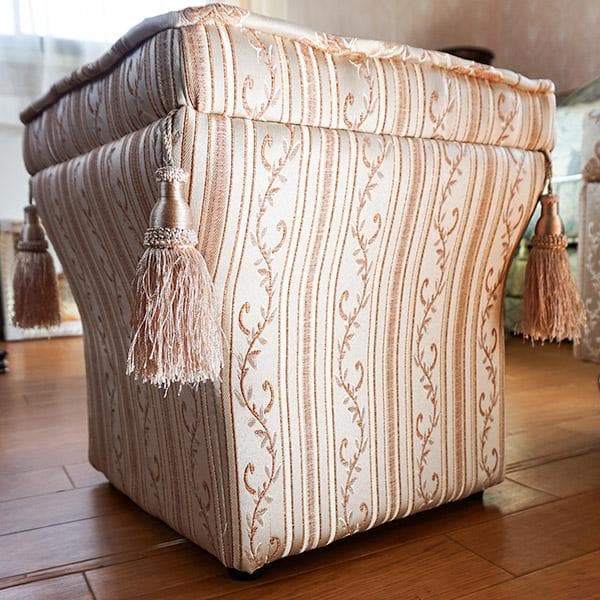 値下げしました！ 上品な　ロココ調　タッセルスツール　ファブリック