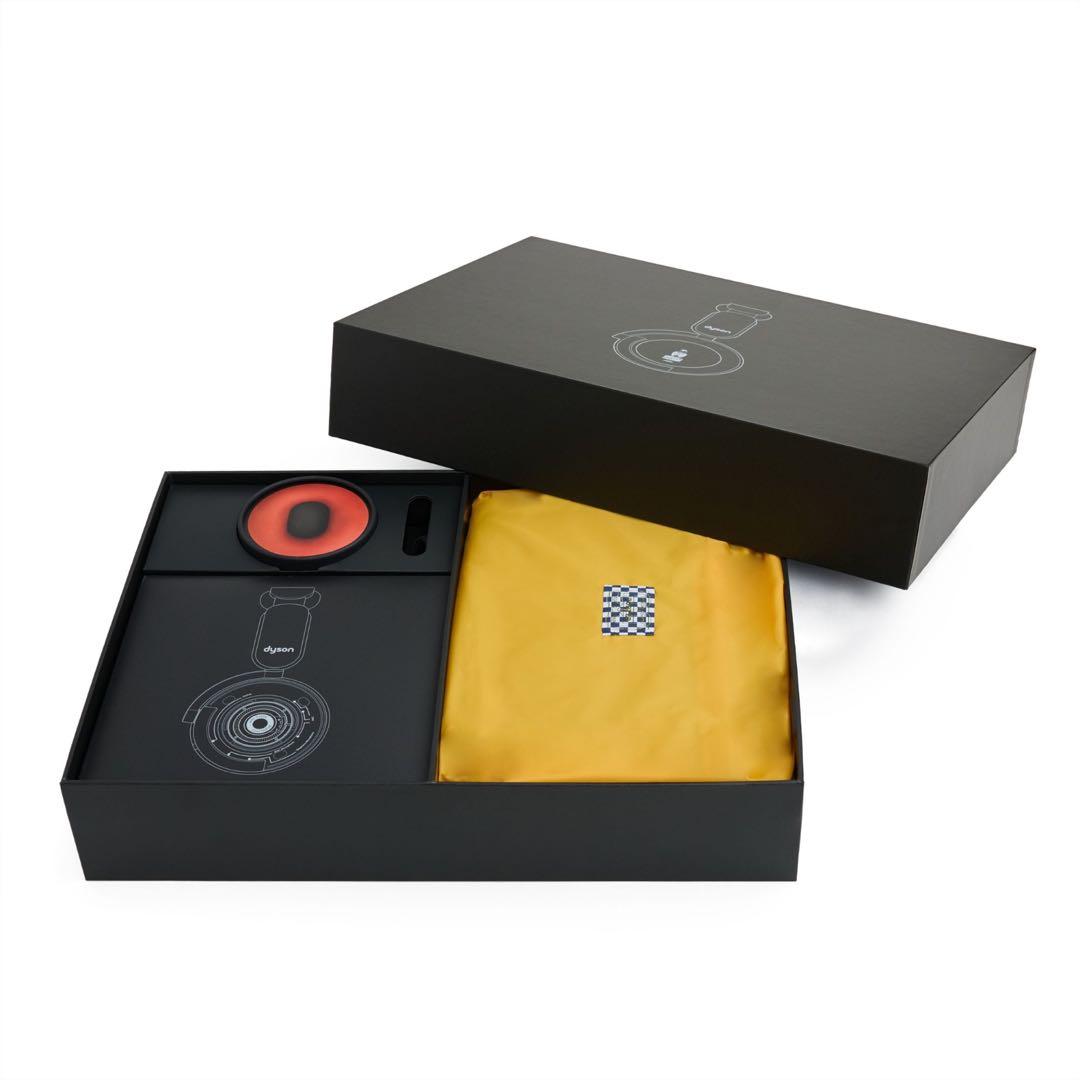 ヘッドホン Dyson Wireless Headphones x Porter Bag