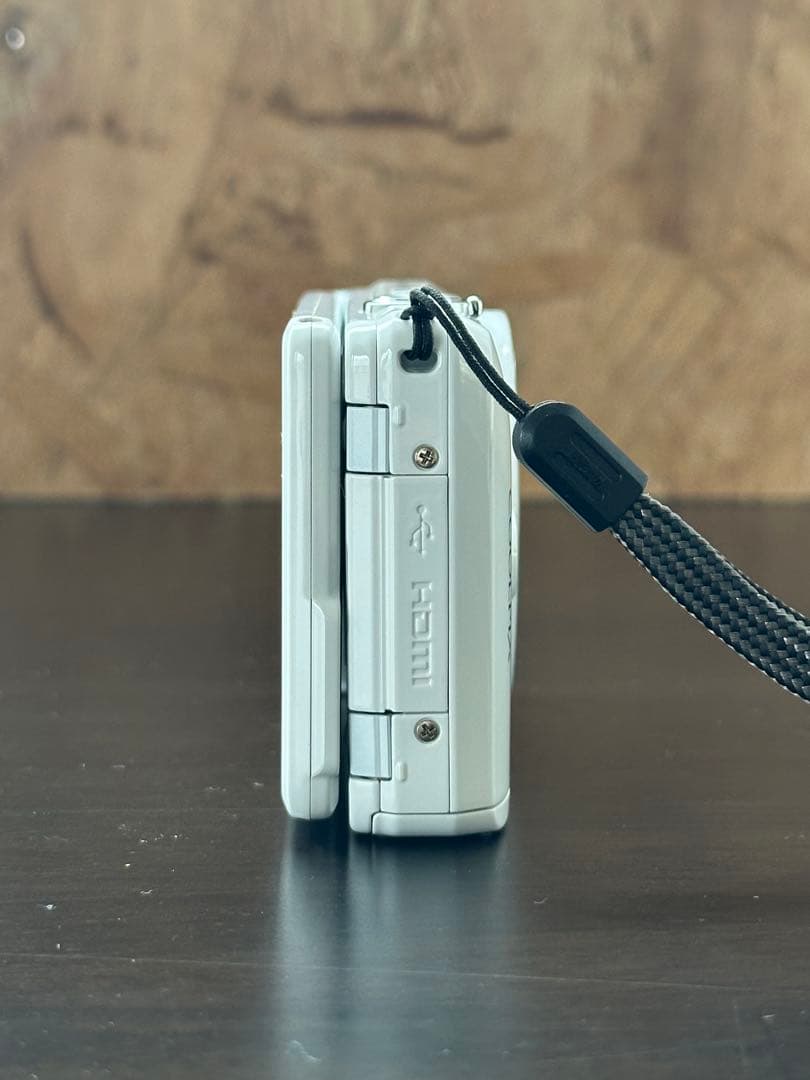 Nikon COOLPIX S6900 （ナチュラルホワイト）