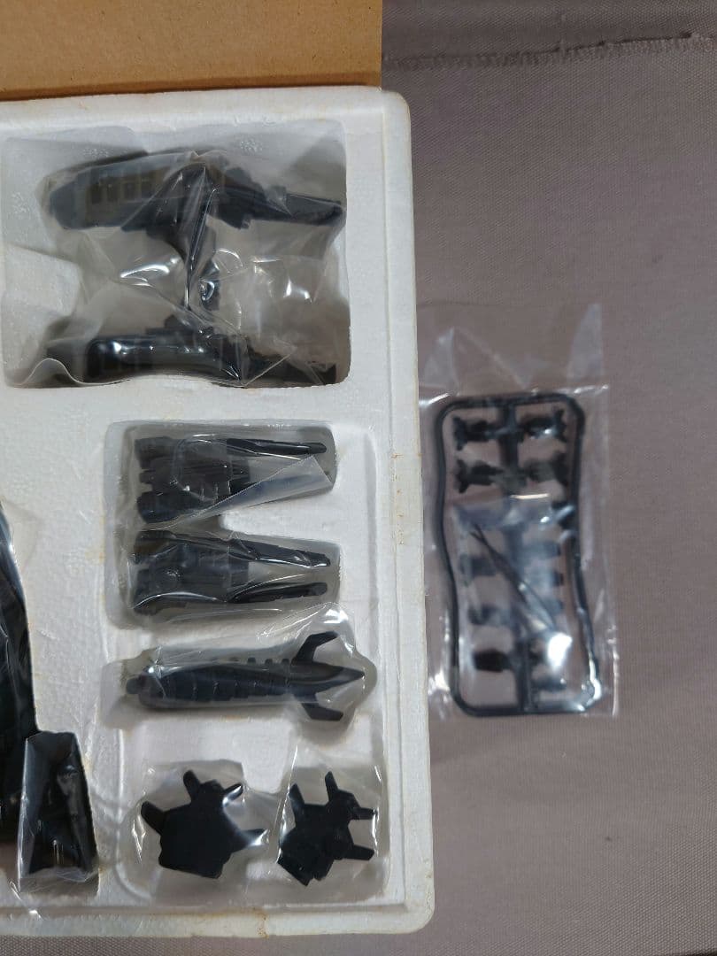 メカゴジラ 2004　超合金　GD-57B　重武装型⇔高機動型を再現　未使用