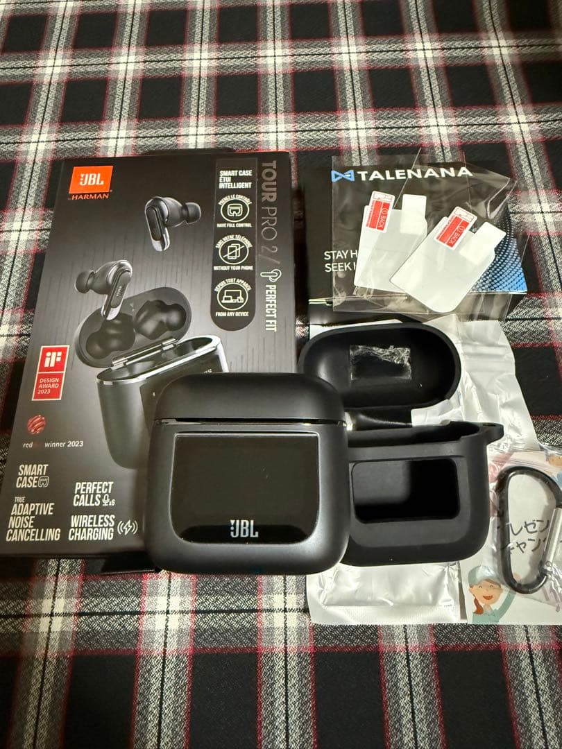 JBL Tour Pro 2 ワイヤレスイヤホン　美品　カバー　フィルム　セット
