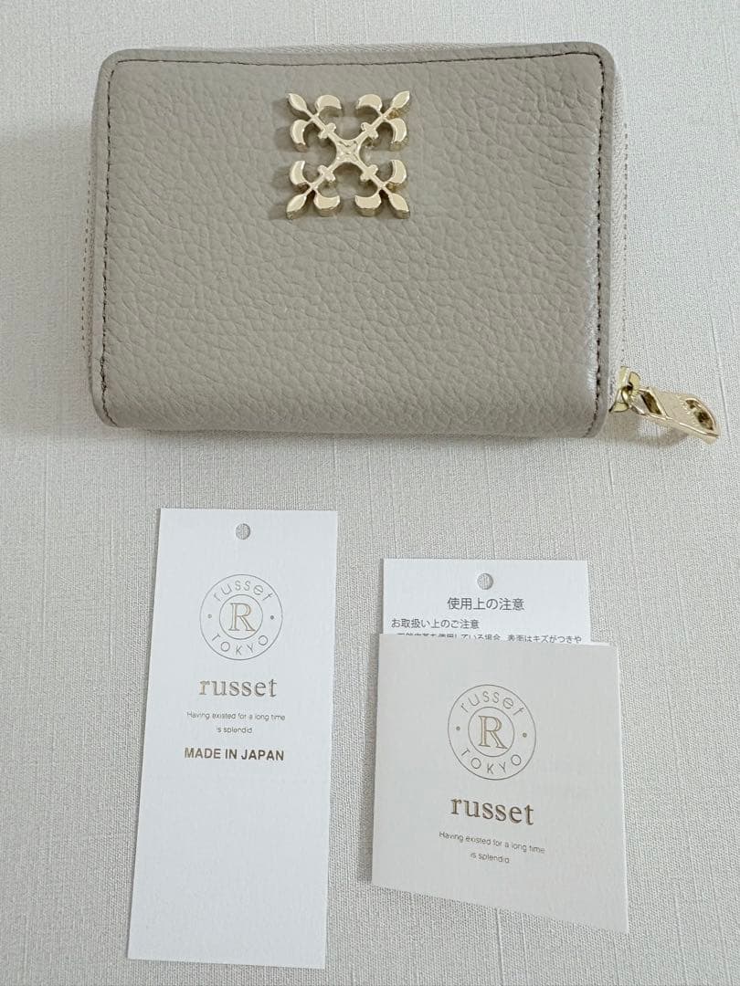 【russet】三つ折り財布 モノグラムプレート レザー グレー