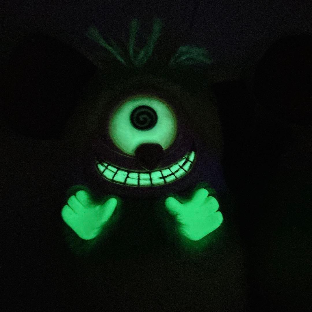 激レア 悪玉菌製造工場 蓄光 一つ目モンスター ソフビ風 ぬいぐるみ