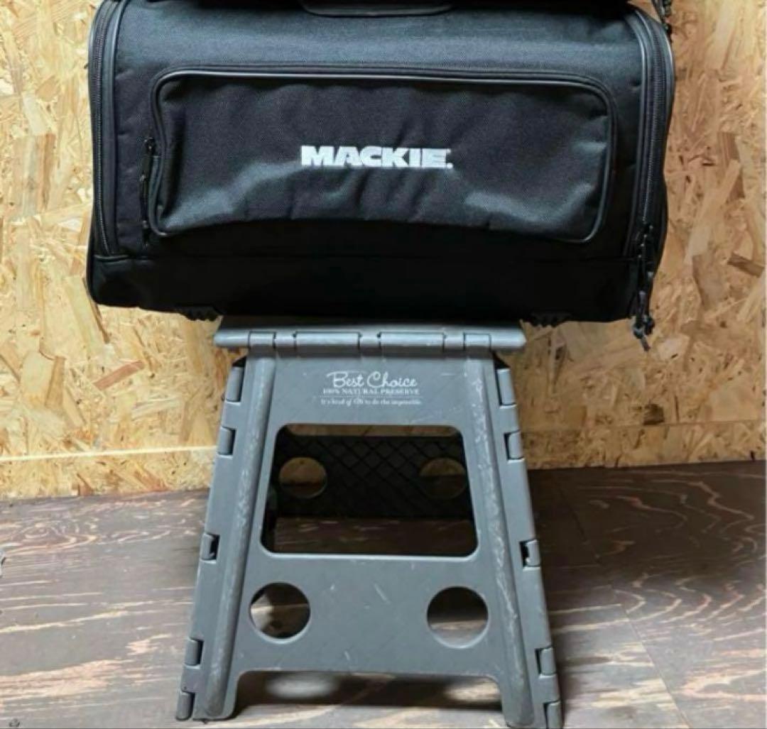 美品　Mackie (マッキー) C-200 PAスピーカー　①
