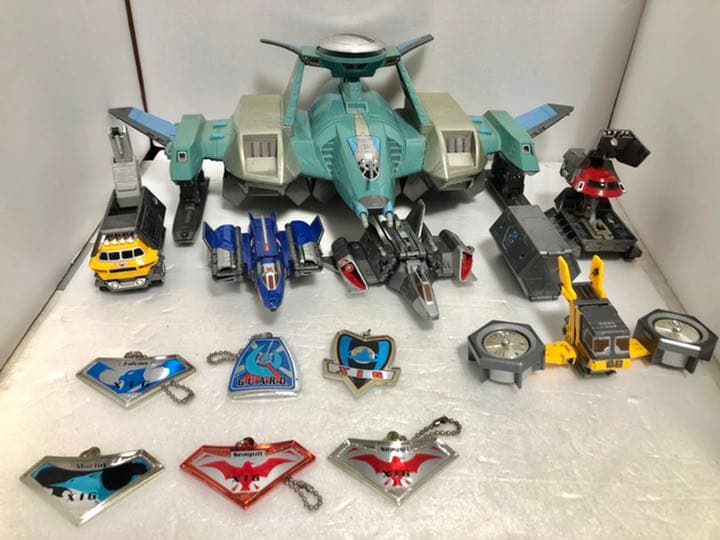 ウルトラマンガイア　ＸＩＧ　メカとエンブレムまとめてセット‼️