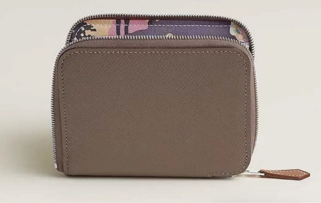 エルメス　シルクインコンパクト