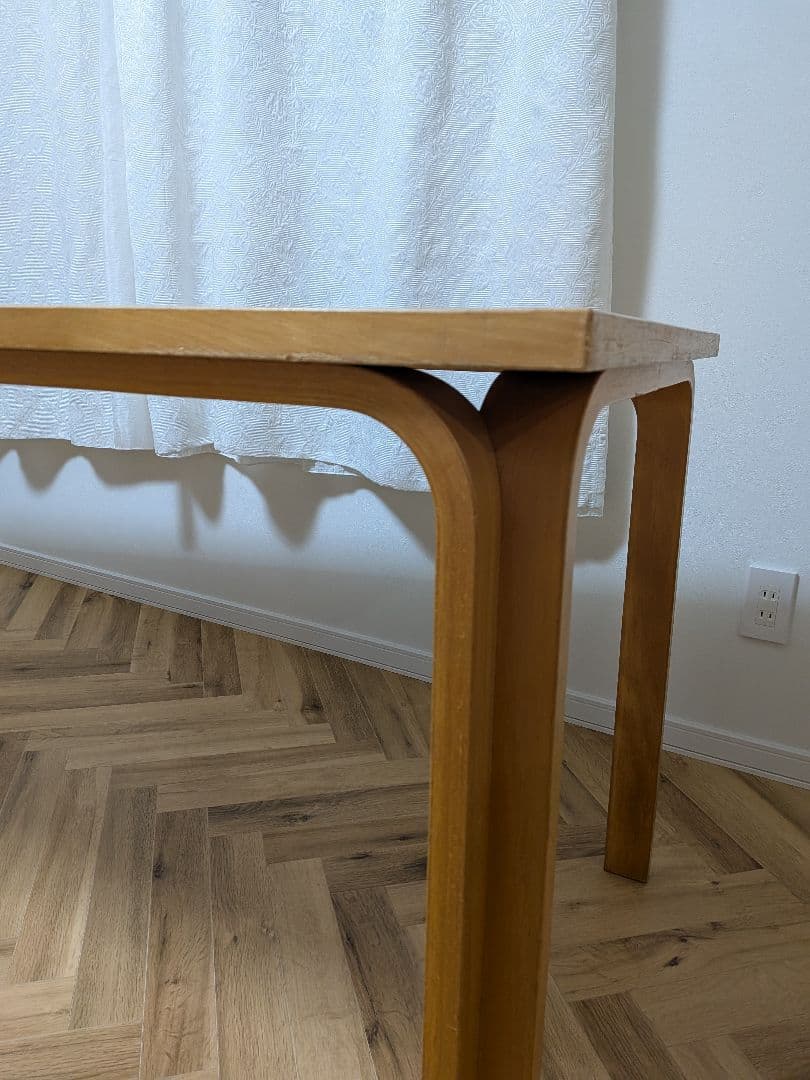 Magnus＆Olsen マグナスオルセン　リノリウムテーブル