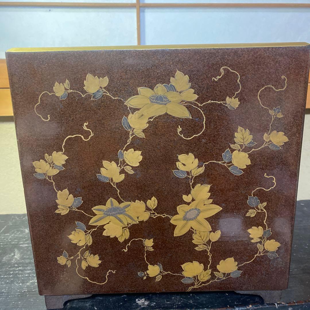蒔絵梨地金蘭手華文引出し箱