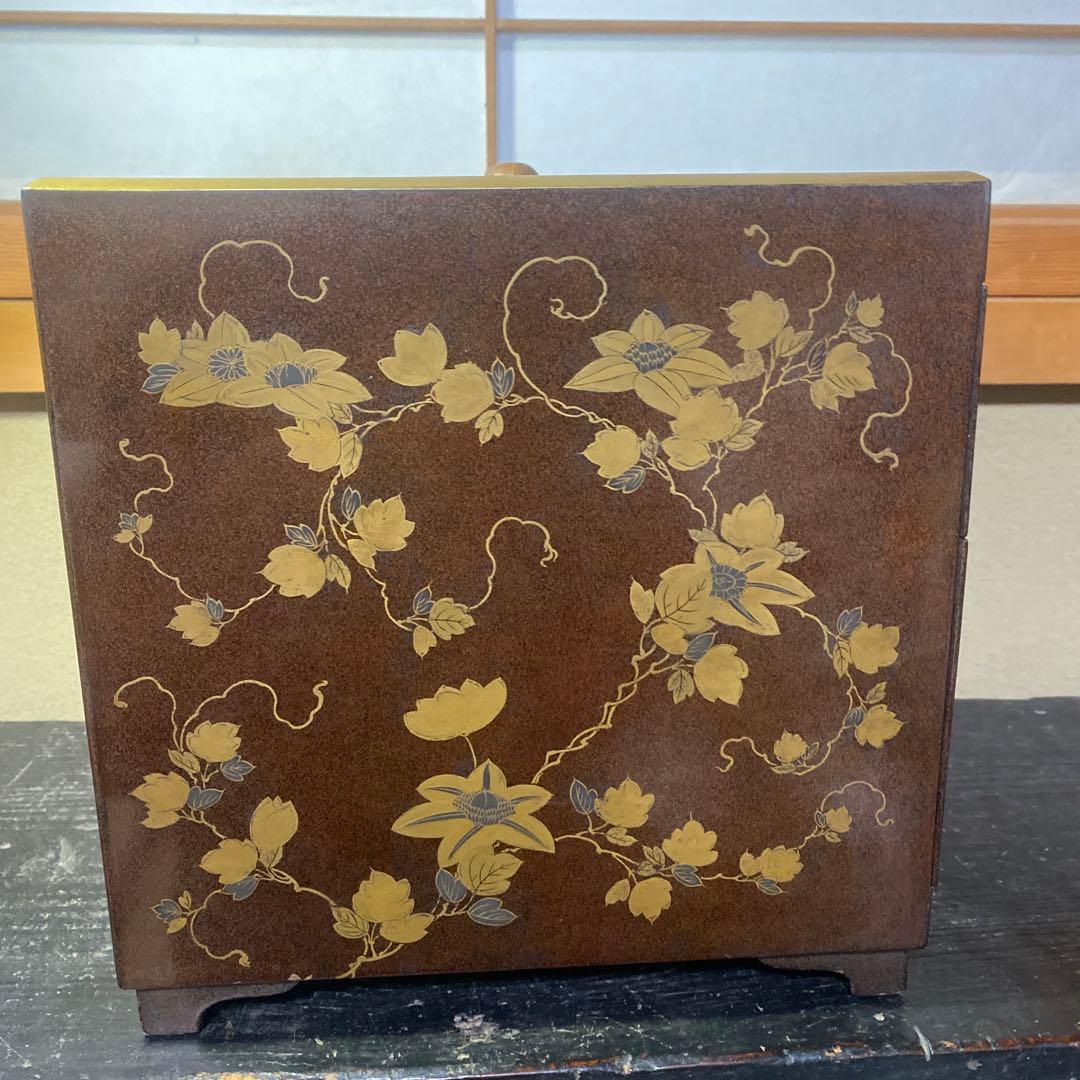 蒔絵梨地金蘭手華文引出し箱