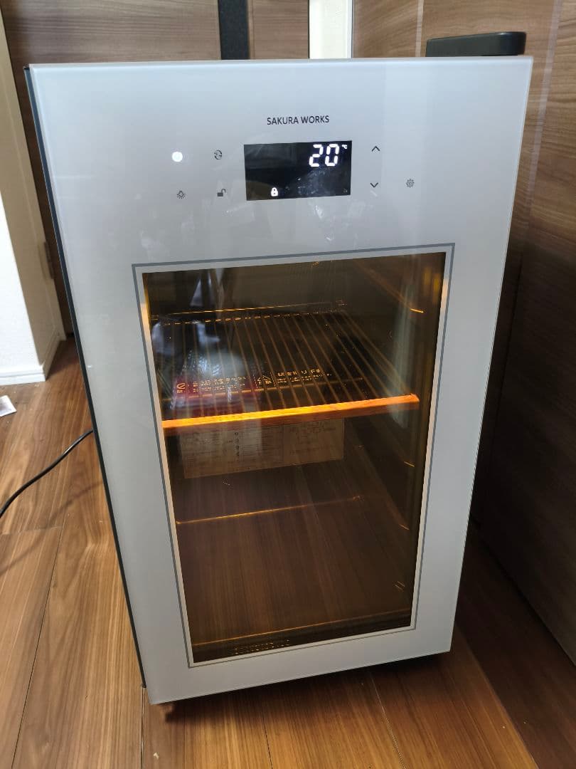 SA22-W ワインセラー ホワイト/ブラック　2022年製