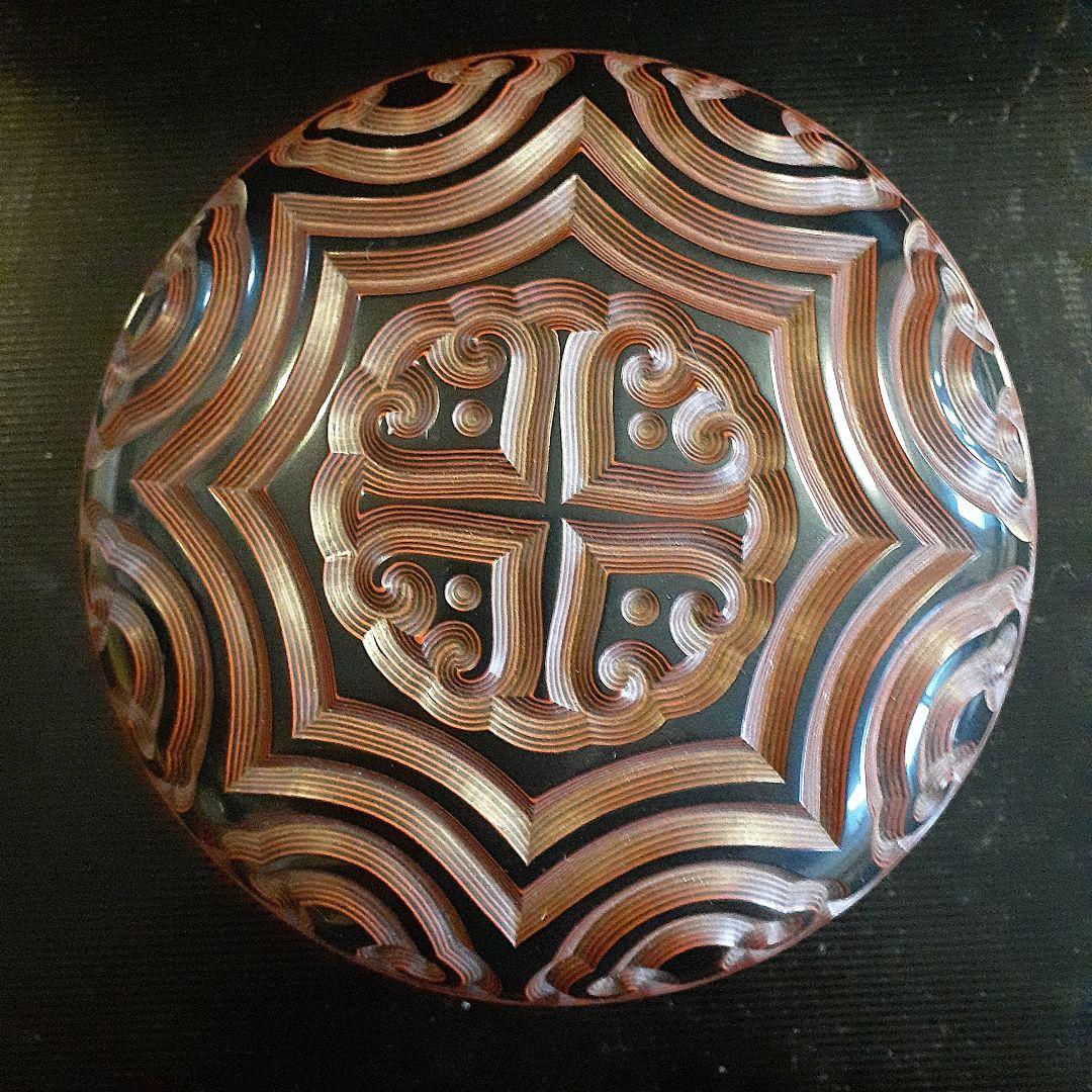 堆朱屈輪　菓子器