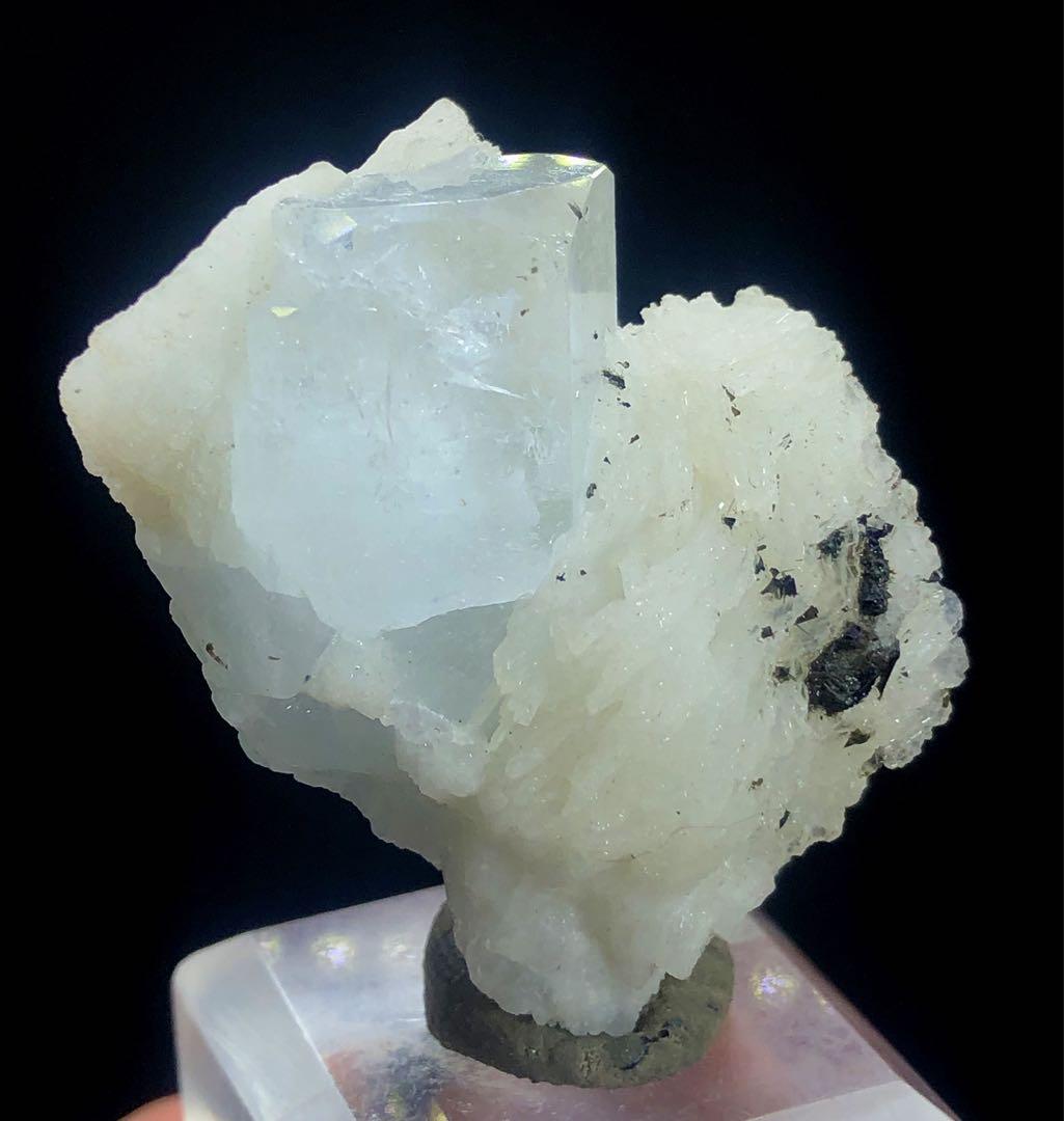 ブルーアクアマリンクリスタルとアルバイト