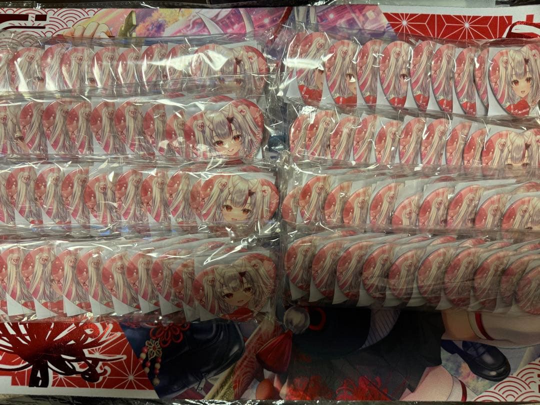 百鬼あやめバレンタイングッズ ホログラムハート型缶バッジ　未開封　80個