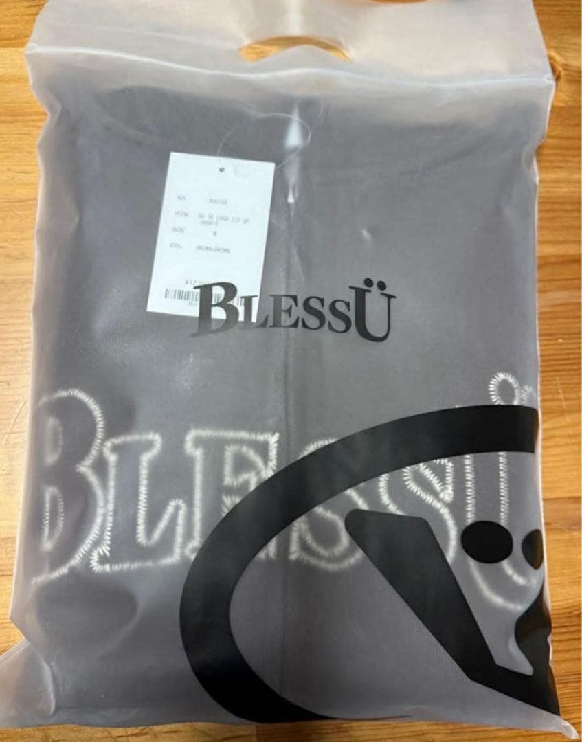 BLESSÜブラック ジップアップパーカー M サイズ