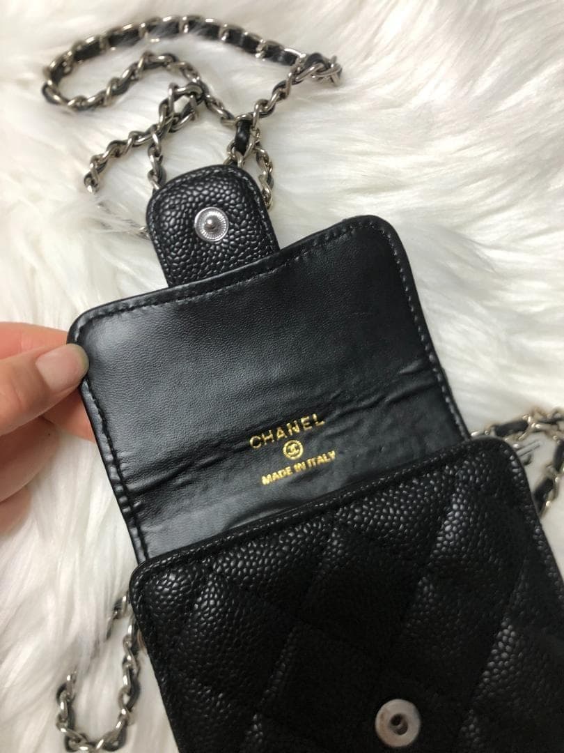 ブラック　キルティングスマホショルダーバッグ　おしゃれ　バッグ　女性